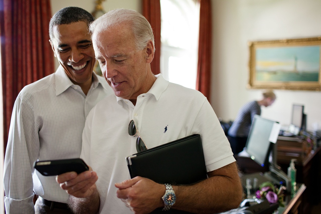 Discurso de Biden após desistência de candidatura mostra que Democratas estão desesperados